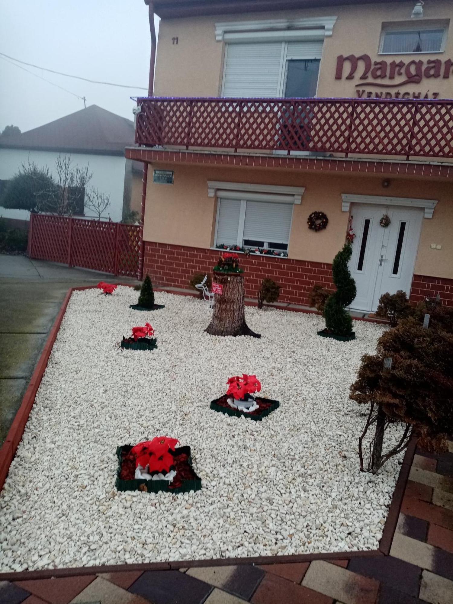 Margaret Apartman Egerszalók Екстериор снимка