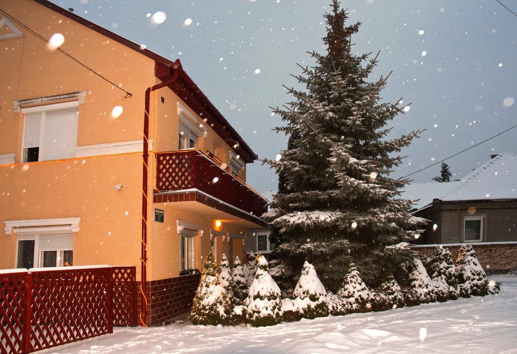 Margaret Apartman Egerszalók Екстериор снимка